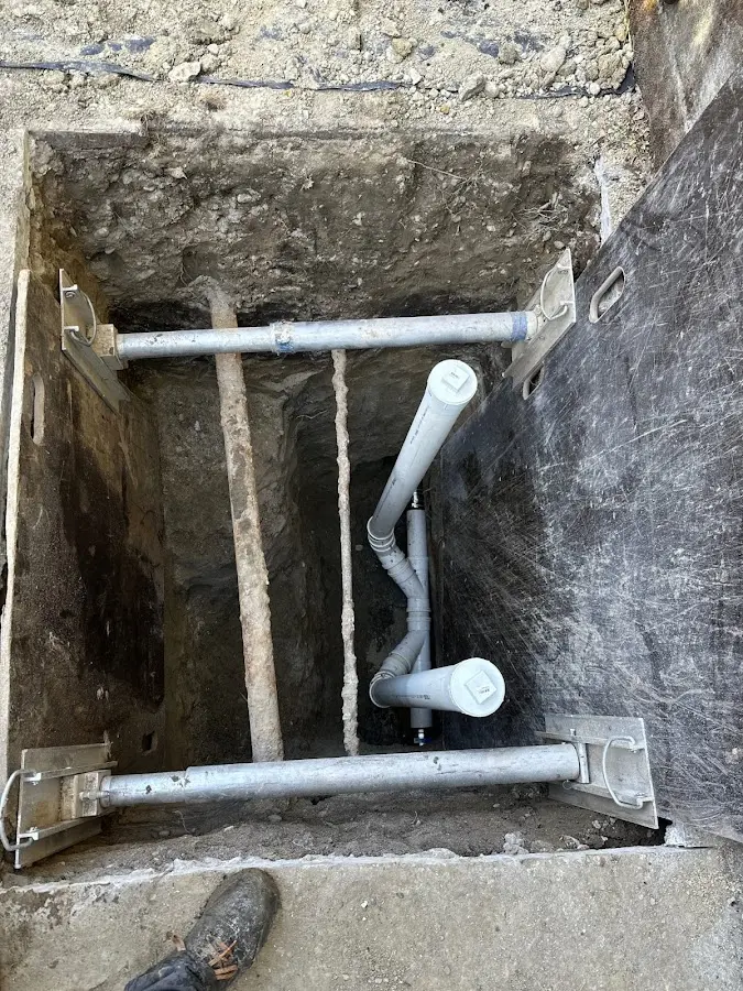 Experienced plumber completing Drain Cleaning work in Fort Shawnee